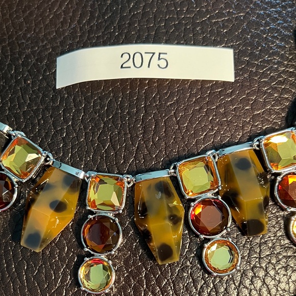 3/$18 Lia Sophia Chic Tortoiseshell and Silver Necklace Lot 2075 - Picture 6 of 6